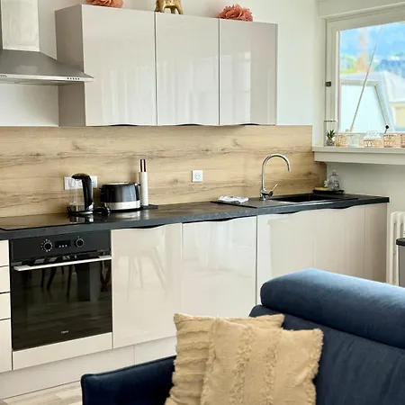 Le Victoria I Balcon & Garage, Plein-centre