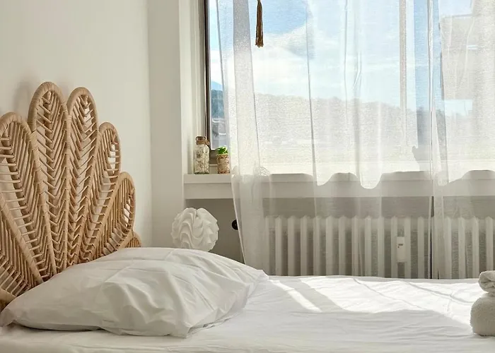 Le Victoria I Balcon & Garage, Plein-centre *