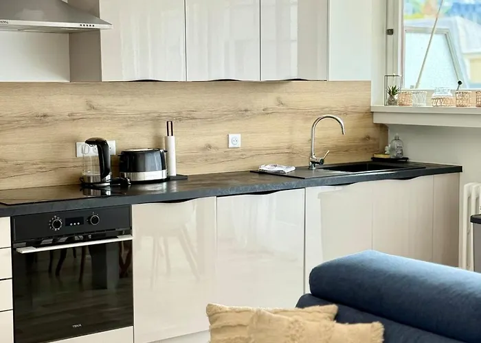 Le Victoria I Balcon & Garage, Plein-centre