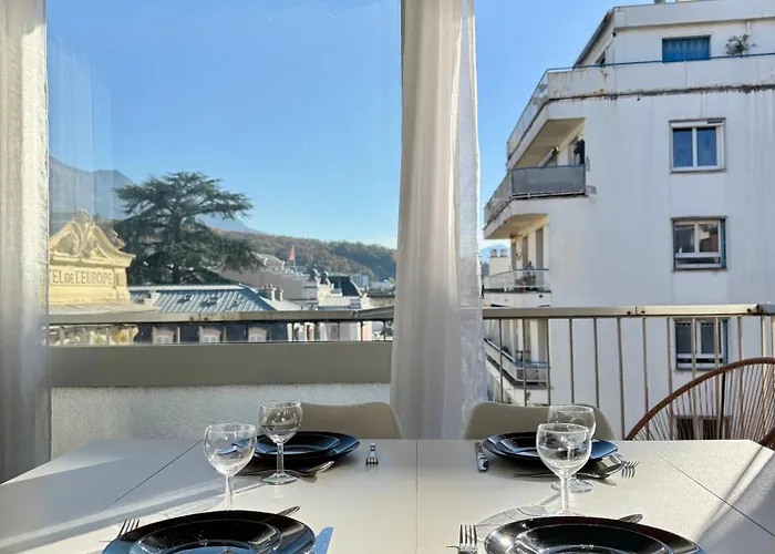 Le Victoria I Balcon & Garage, Plein-centre Appartement *